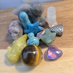 Assorted Crystal Collection Healing Crystal Gift Set 11PC Crystal Carvings W/Gif